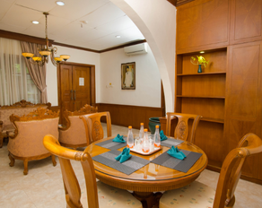 Bung Karno Family Suites